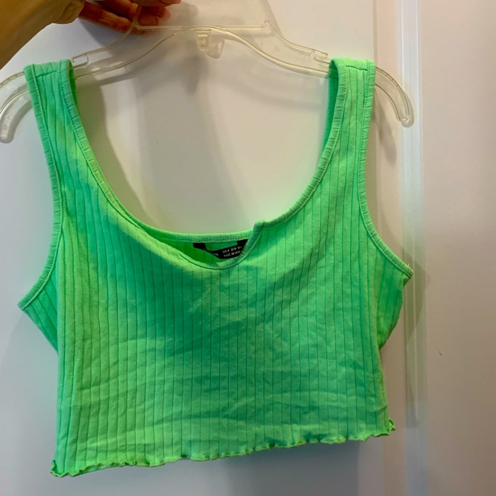 color: bright green
